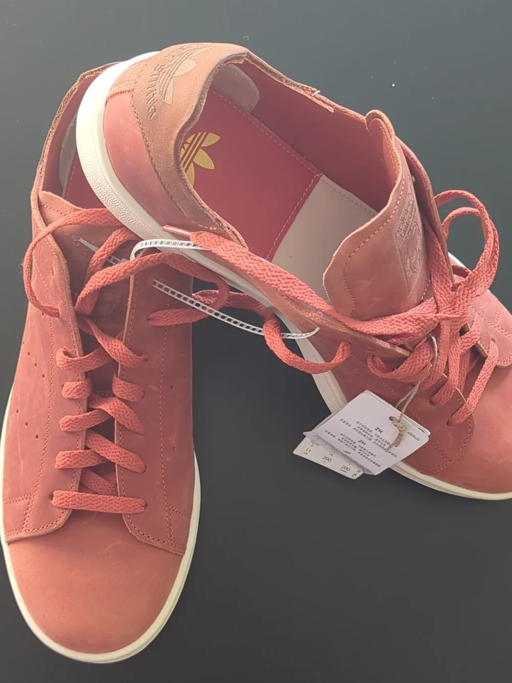 Adidas men’s Coral Red Court-Style Sneakers